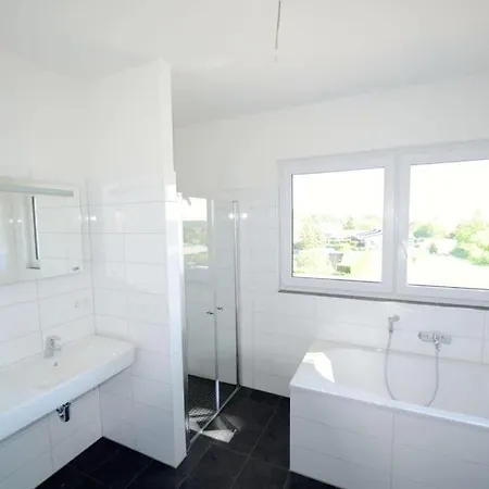 Mein-glowe 1st Floor Right